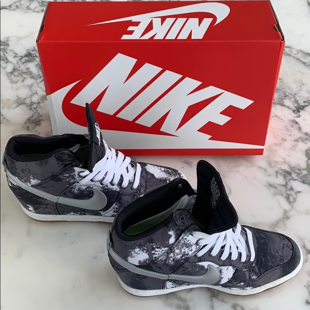 Sneakers - Nike Dunk Sky Hi Essentials